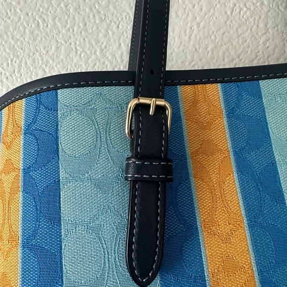 Limited edition Coach purse! - Picture 5 of 11